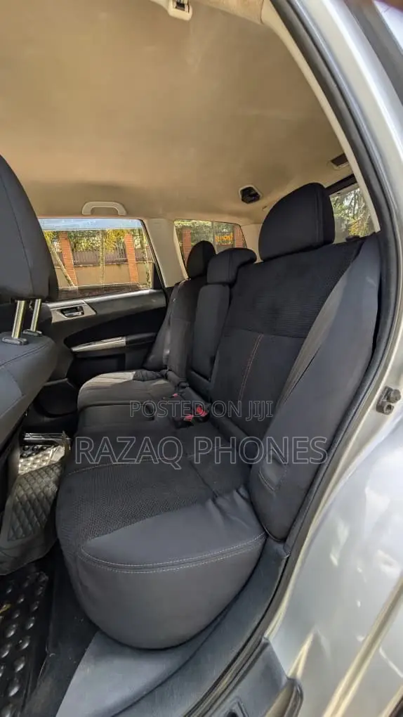 Subaru Forester 2010 Silver