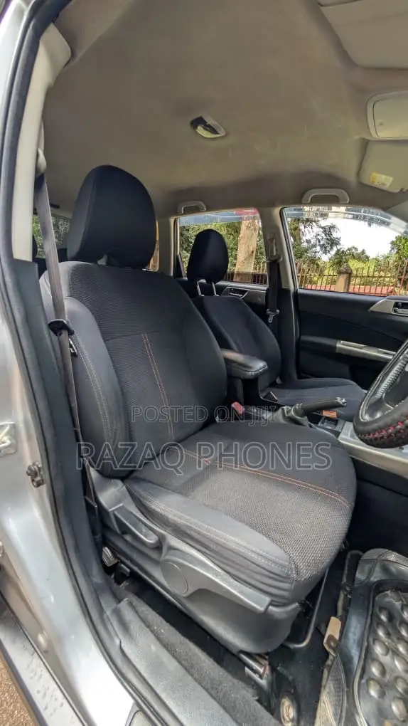 Subaru Forester 2010 Silver