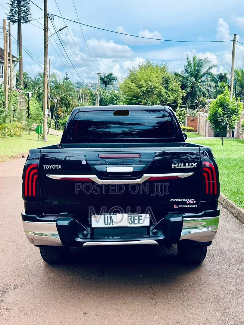 Toyota Hilux Revo Double Cab Deisel 2.8 RWD 2019 Black