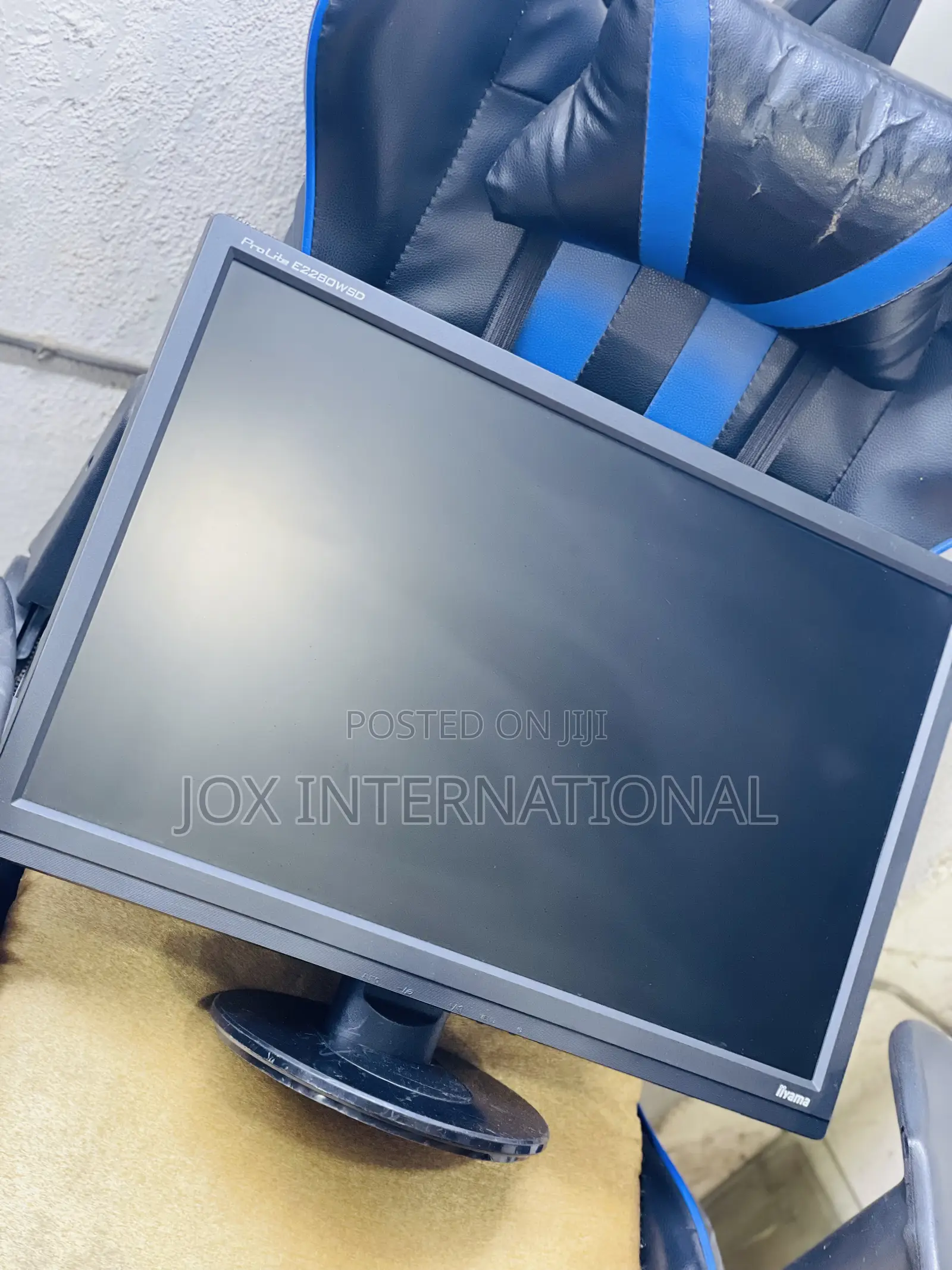 22 Inch Monitor