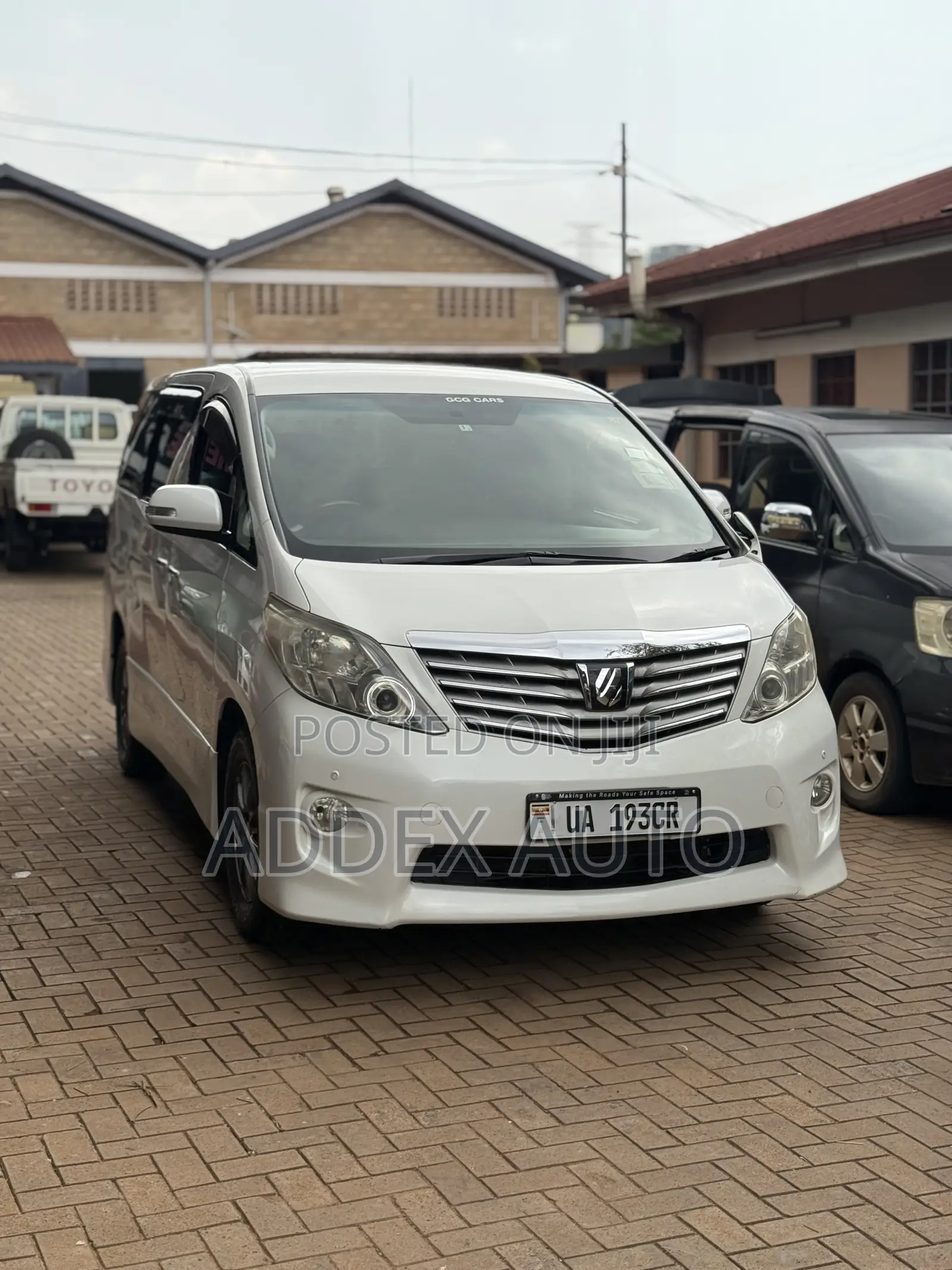 Toyota Alphard 2.4 Petrol AWD 2011 White