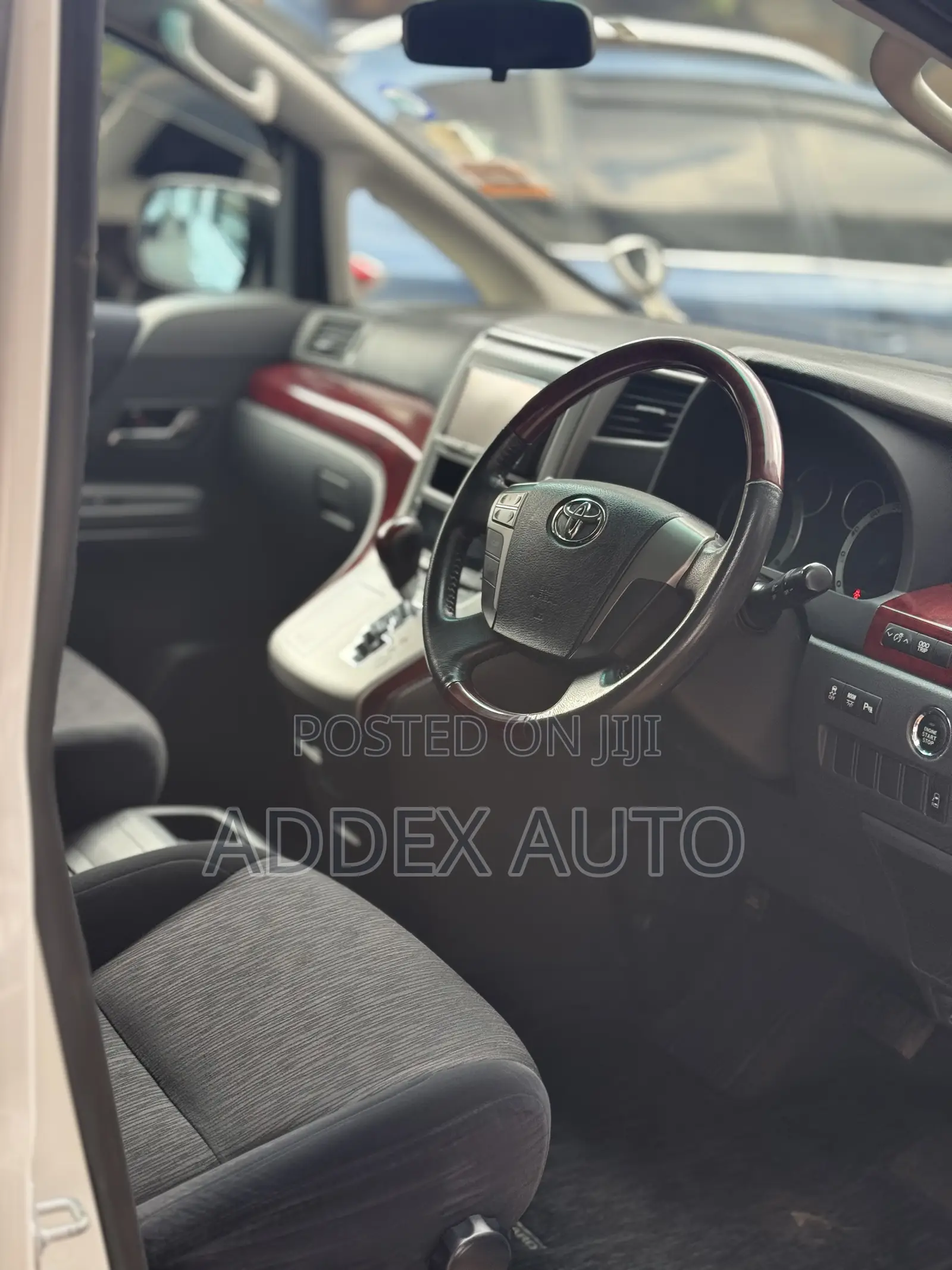 Toyota Alphard 2.4 Petrol AWD 2011 White