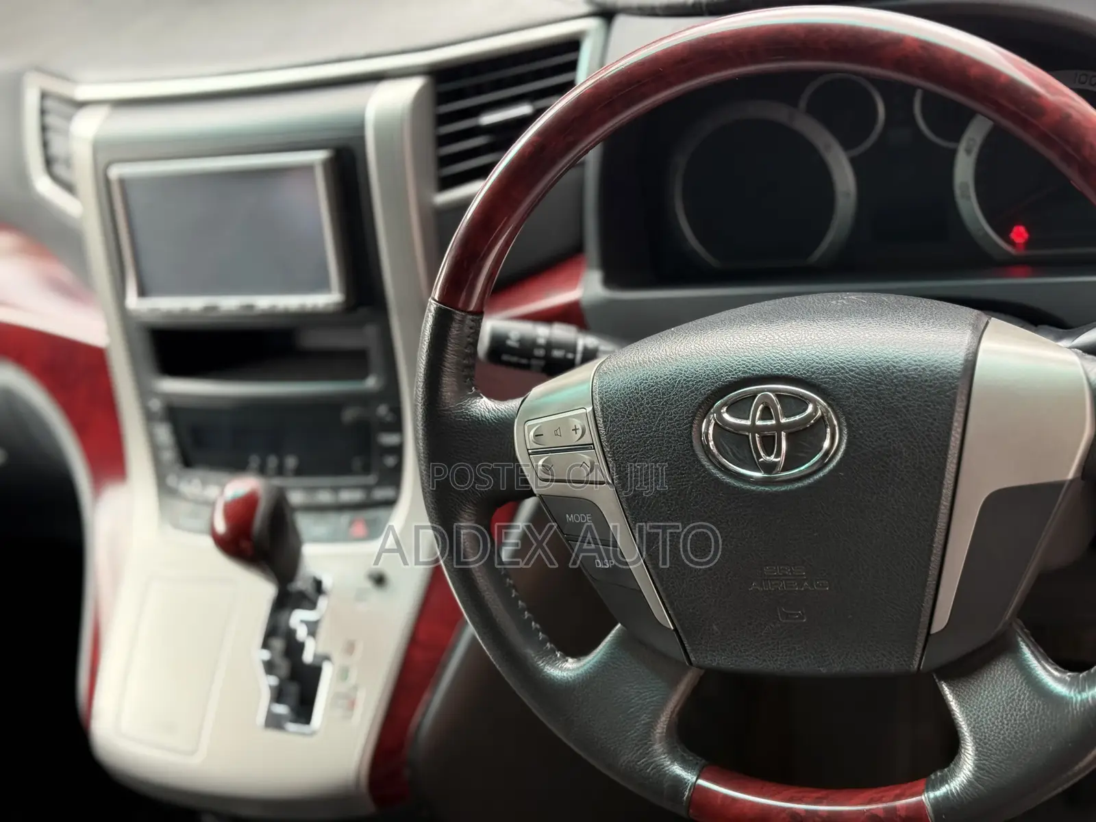 Toyota Alphard 2.4 Petrol AWD 2011 White