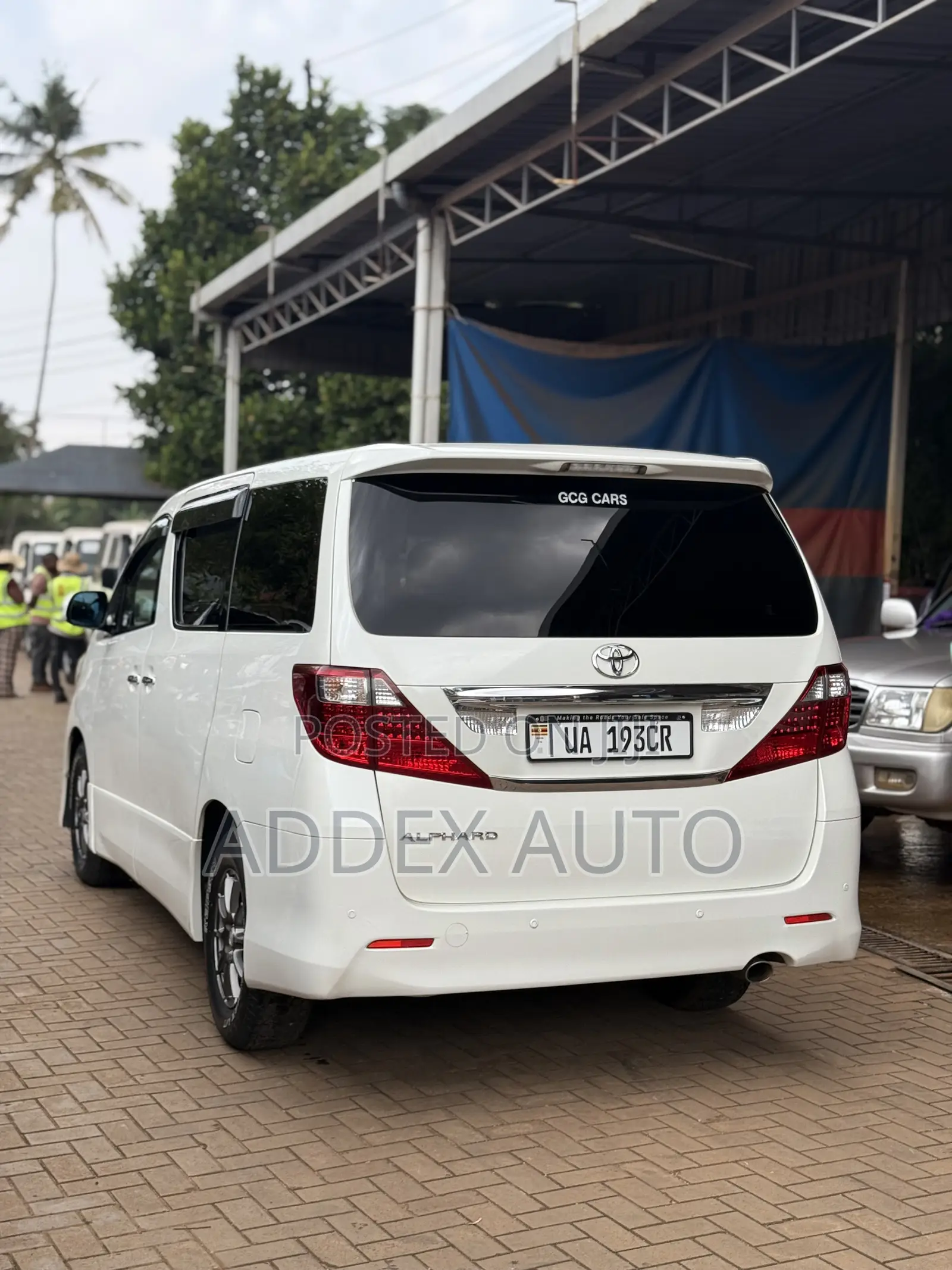 Toyota Alphard 2.4 Petrol AWD 2011 White