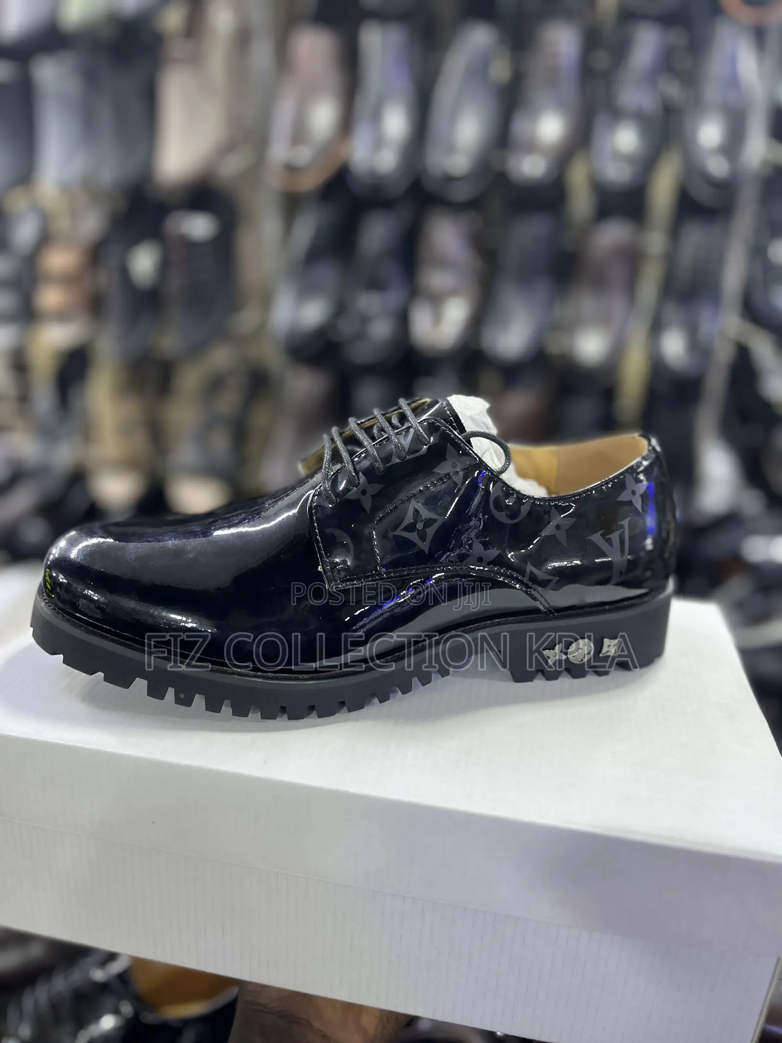 * Executive Shine Black