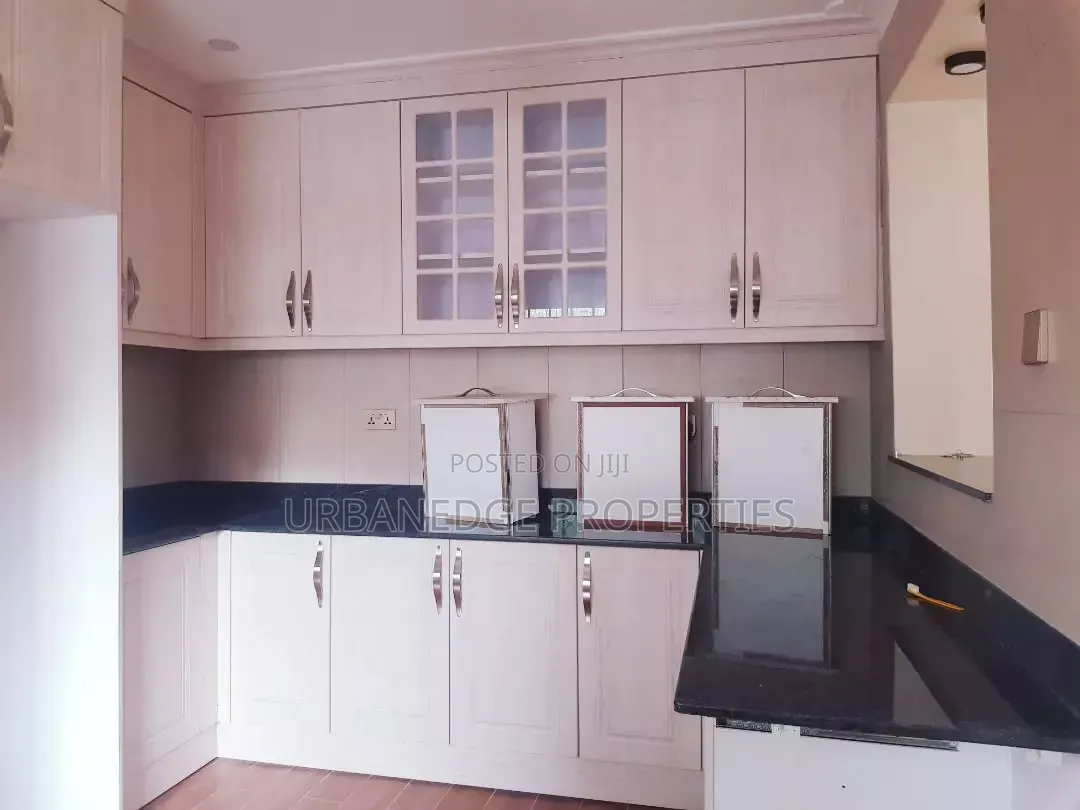 6bdrm Mansion in Buziga, Central Division for rent