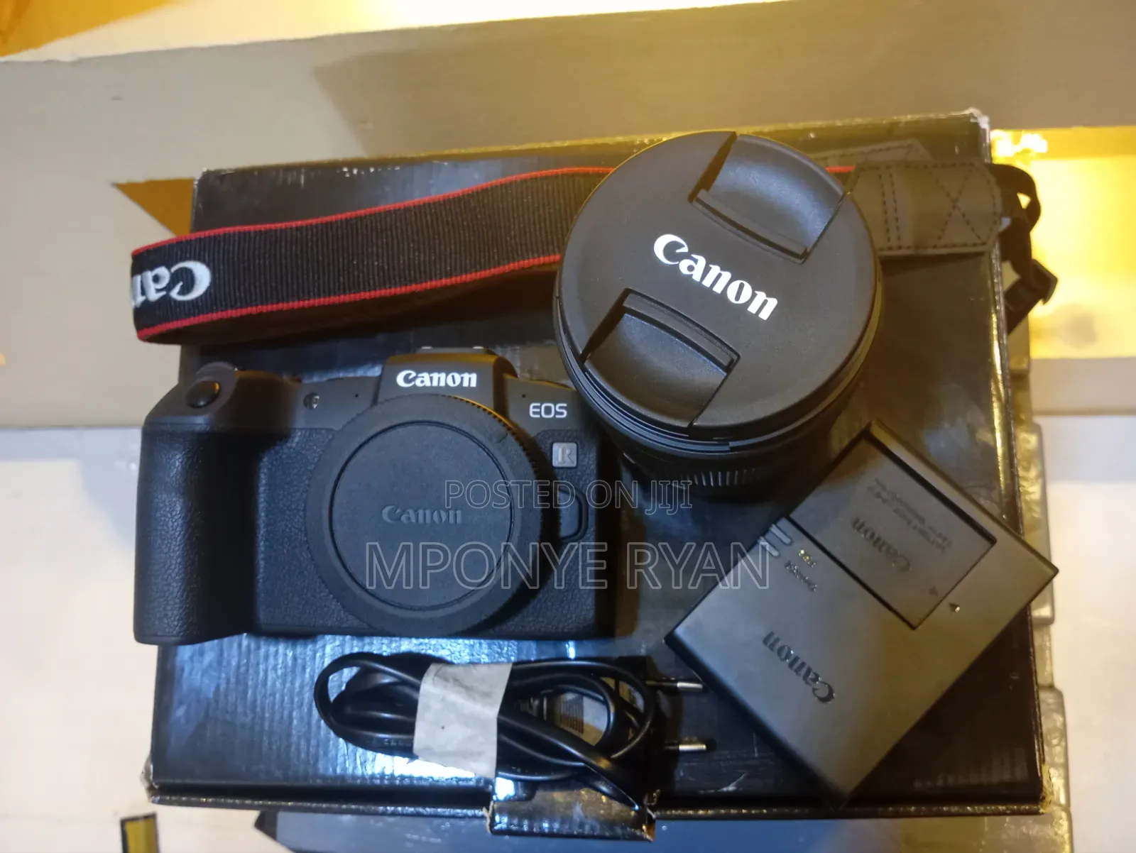 Canon Eos R With Rf 24-105mm Lenz