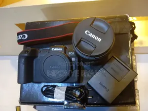 Canon Eos R With Rf 24-105mm Lenz