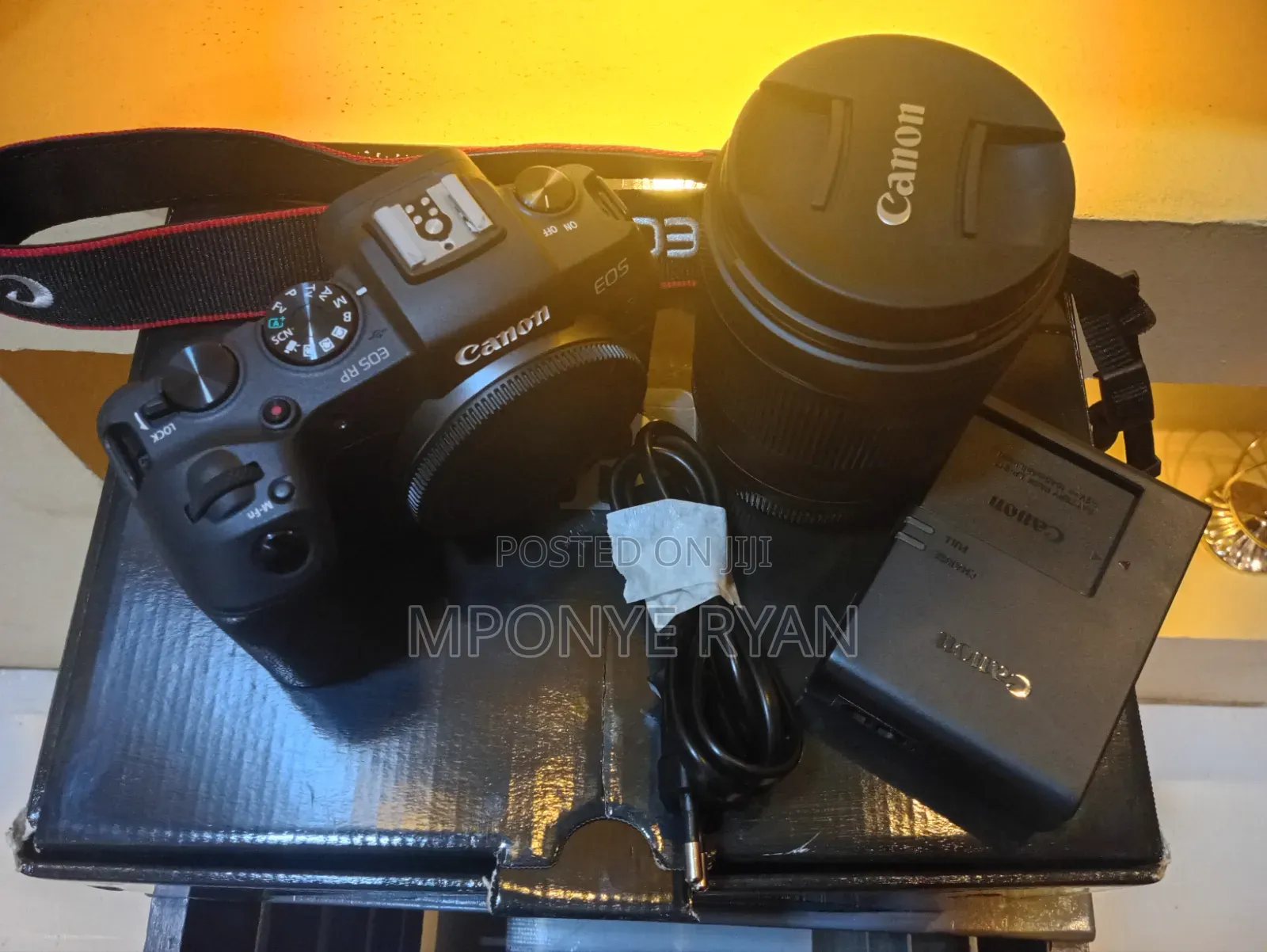 Canon Eos R With Rf 24-105mm Lenz
