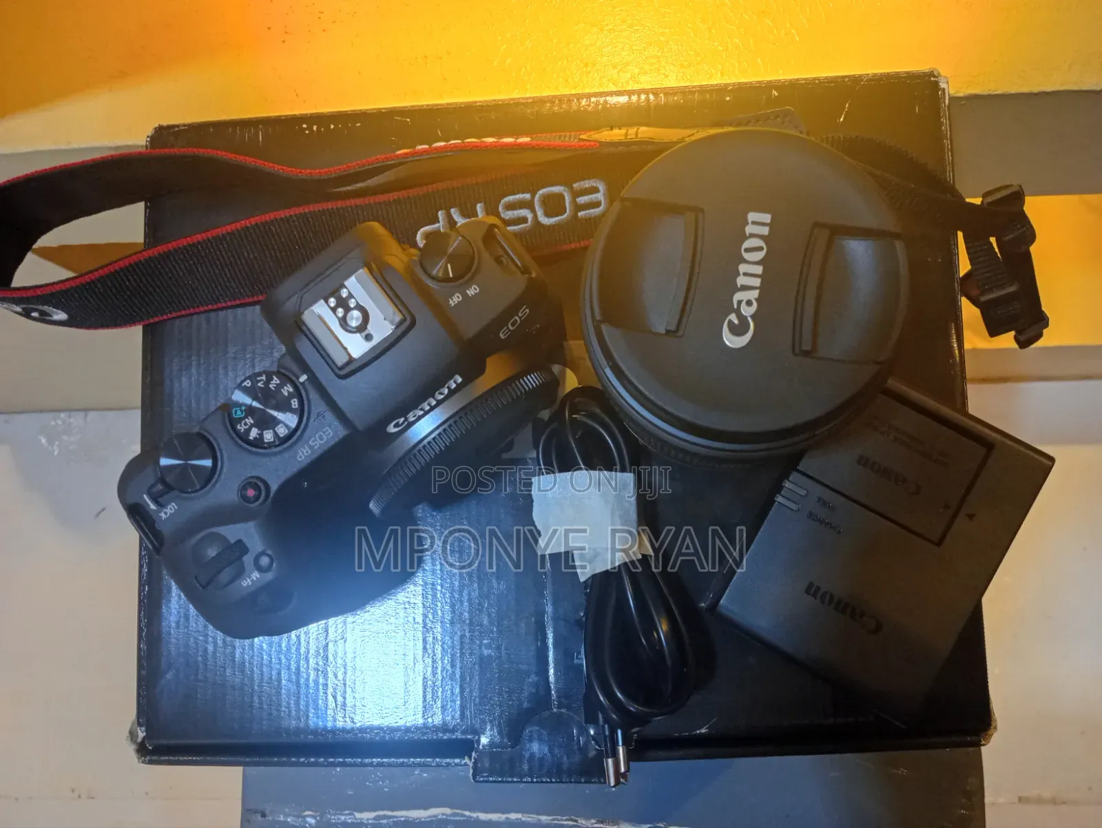 Canon Eos R With Rf 24-105mm Lenz