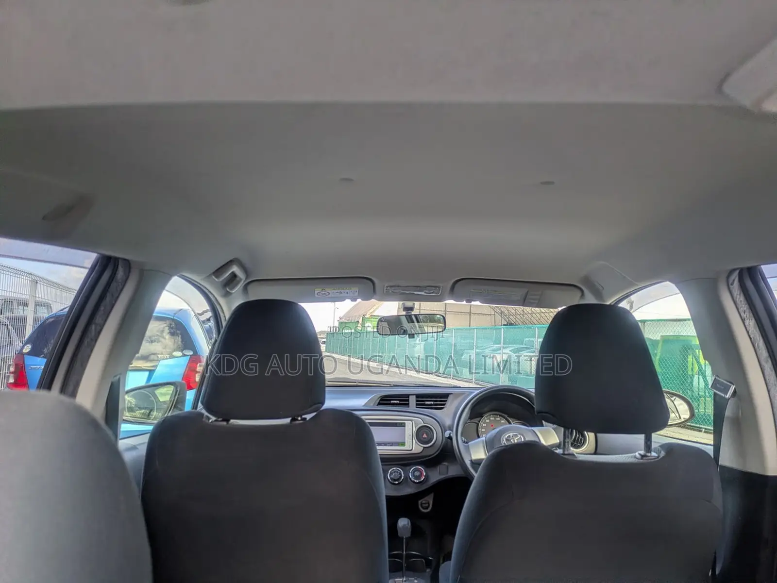 Toyota Vitz 1.0 FWD 5dr 2011 Silver