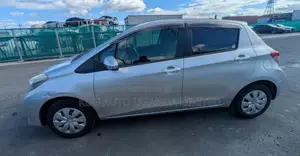 Toyota Vitz 1.0 FWD 5dr 2011 Silver