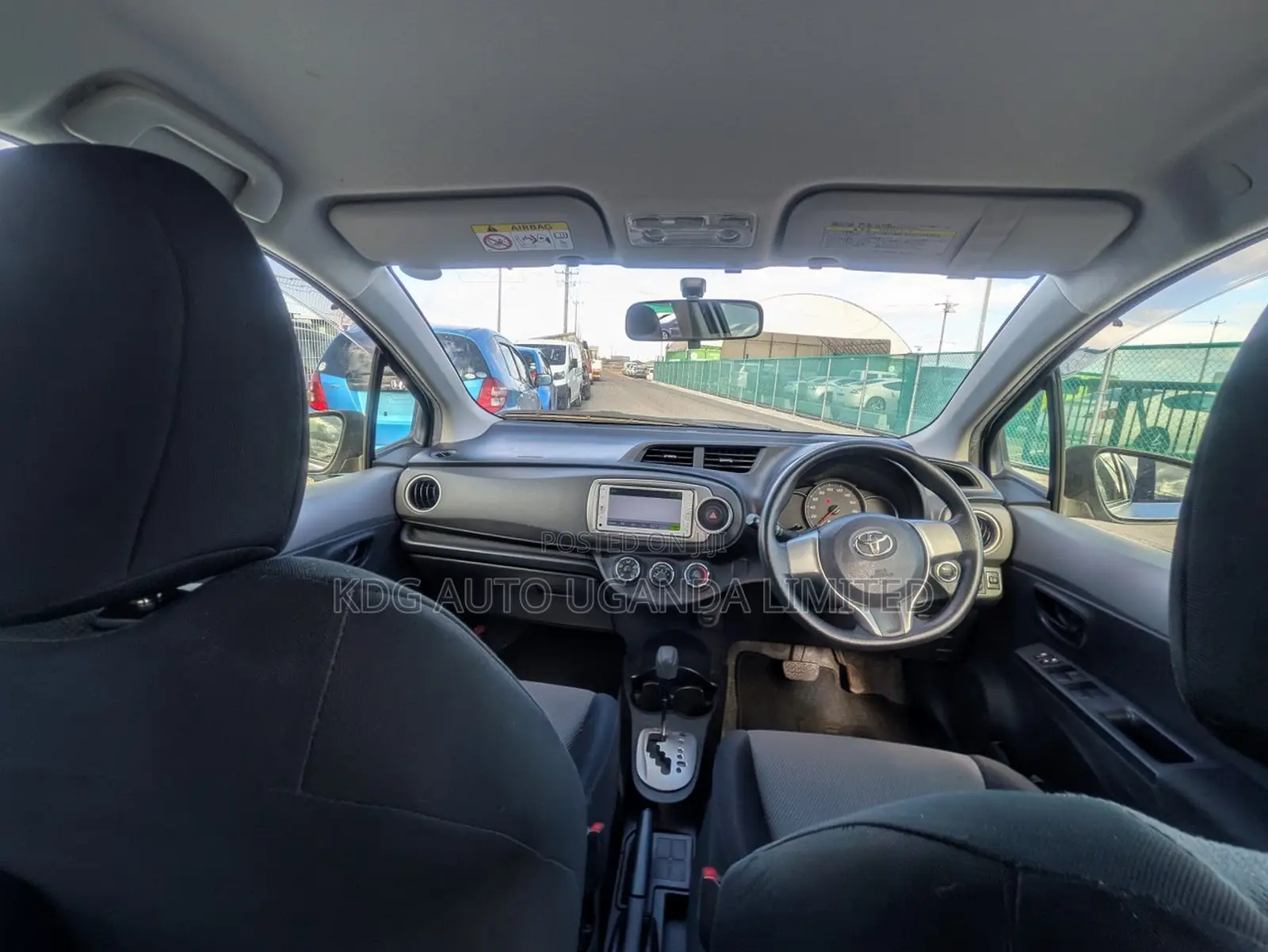 Toyota Vitz 1.0 FWD 5dr 2011 Silver