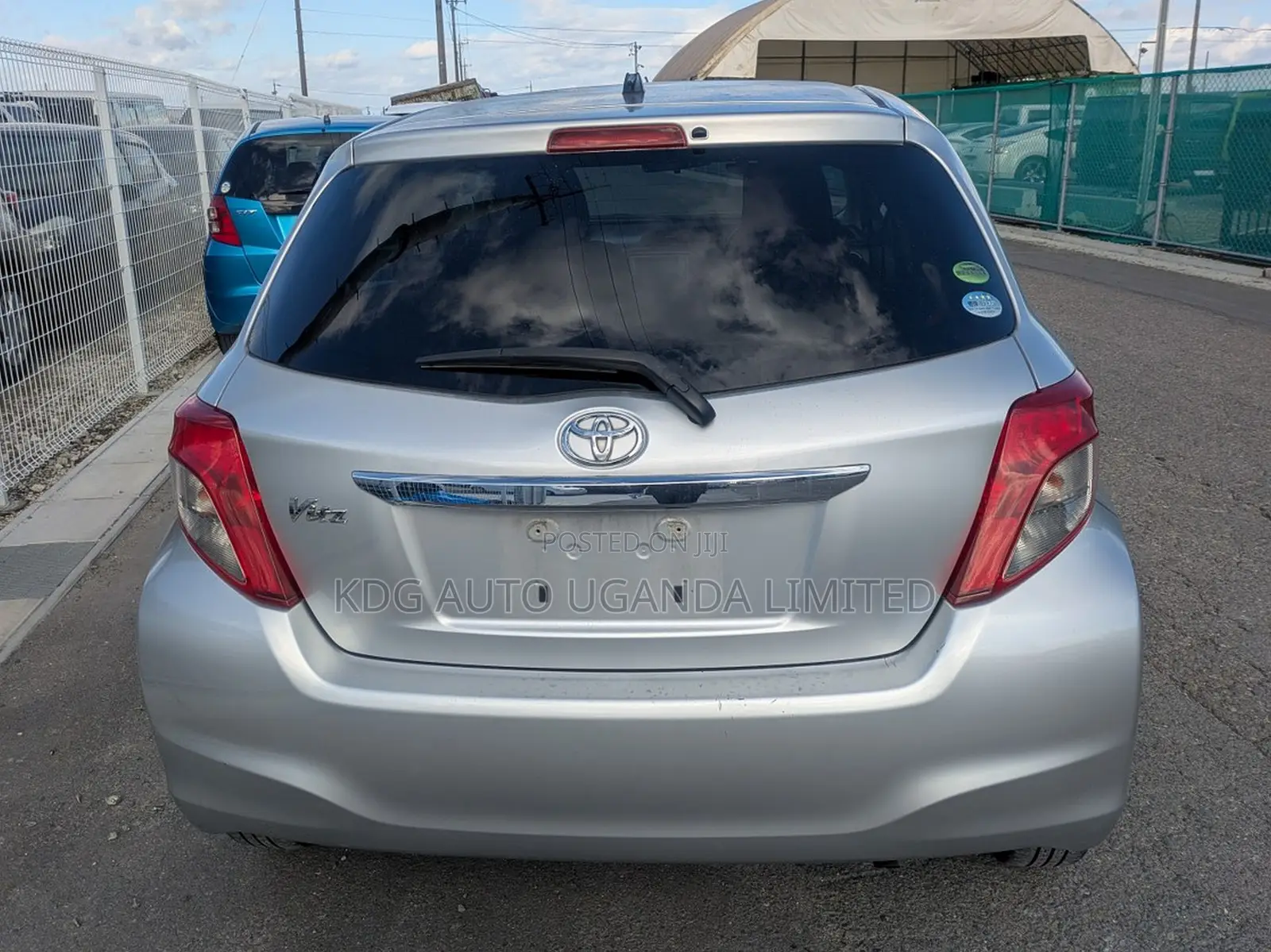 Toyota Vitz 1.0 FWD 5dr 2011 Silver