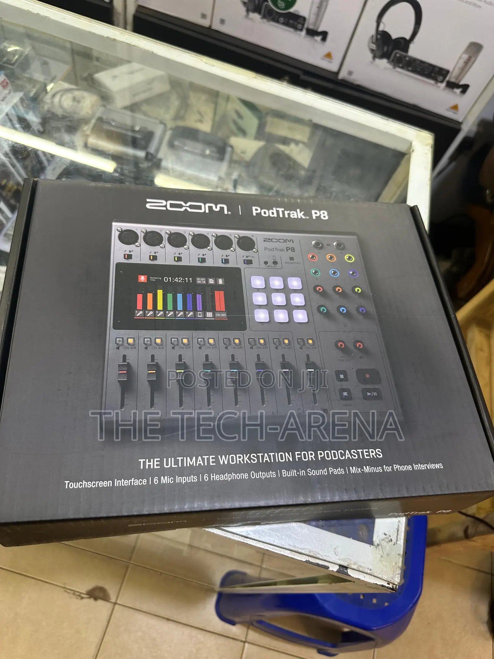 Zoom Podtrak P8 Podcast Production Studio