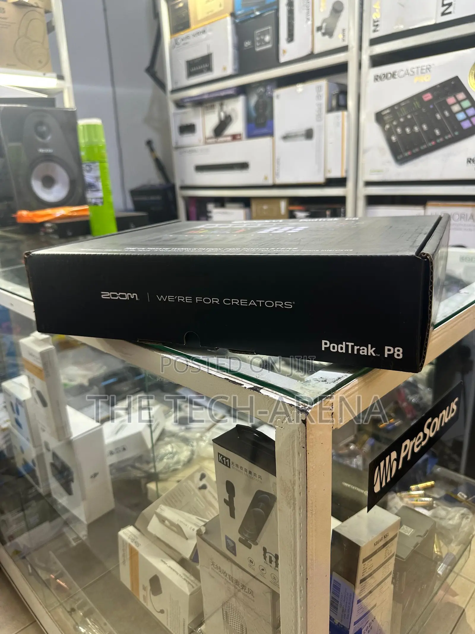 Zoom Podtrak P8 Podcast Production Studio
