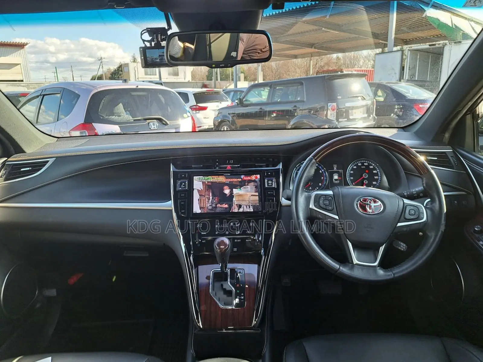 Toyota Harrier 2.0 2017 Black