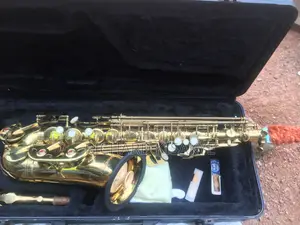 Cecilio by Mendini Alto Saxophone –Great Student Model – Ready to Play