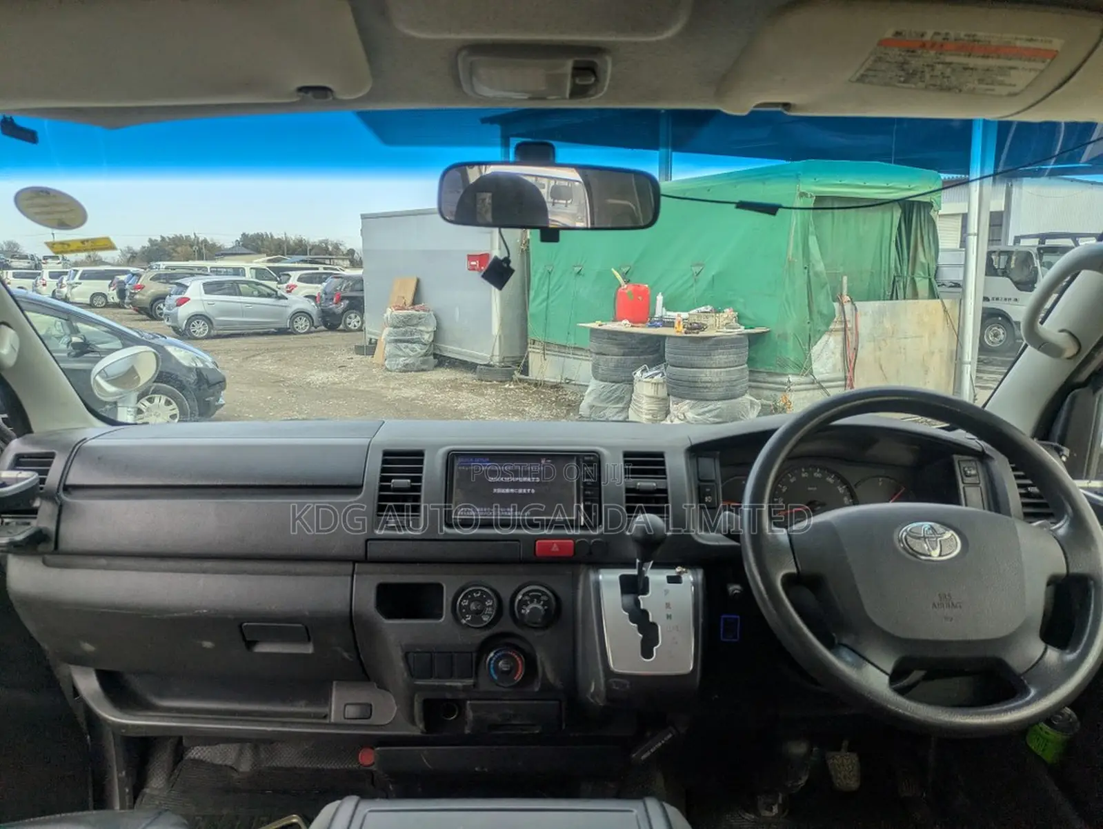 Toyota HiAce 2014 Silver