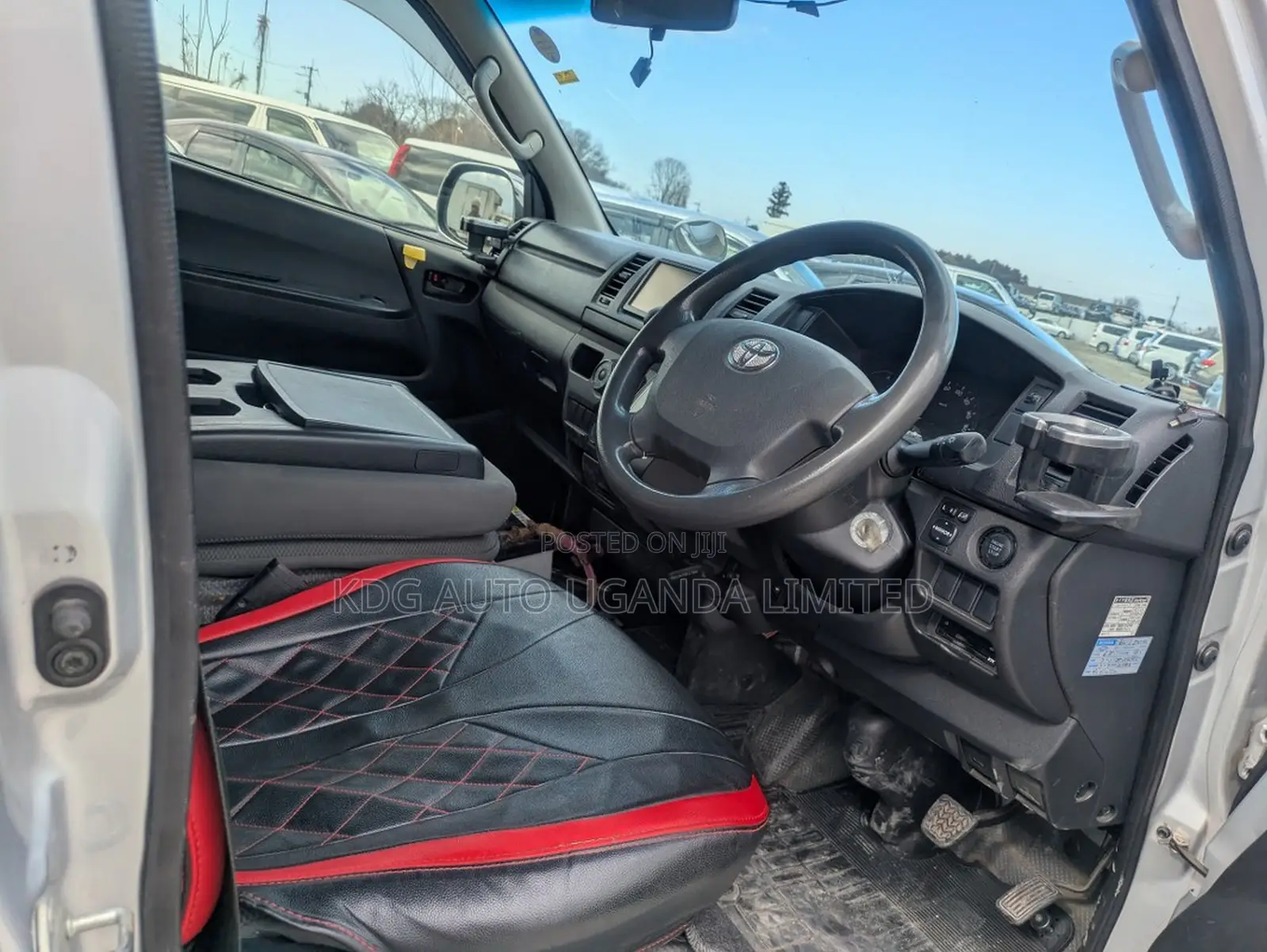 Toyota HiAce 2014 Silver