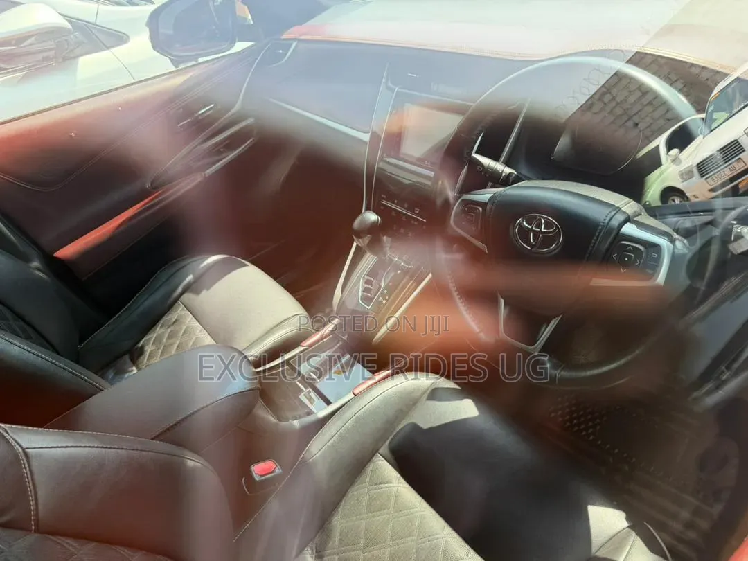 Toyota Harrier 2.0 4WD 2016 Silver