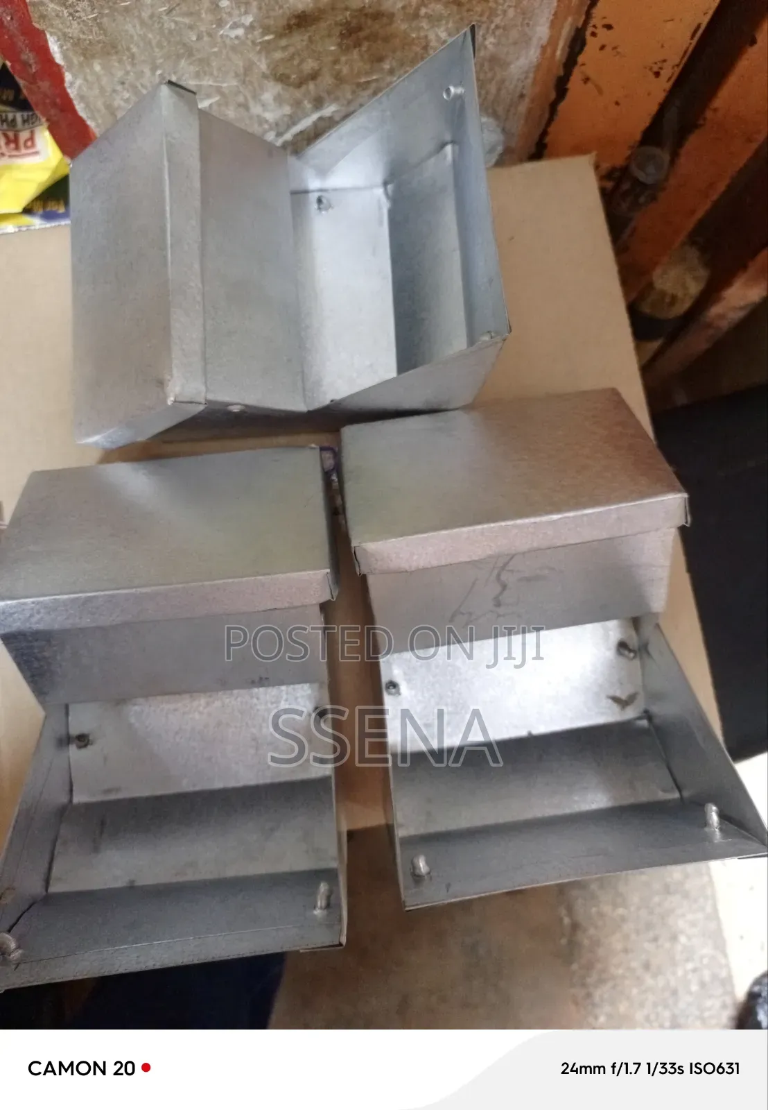 Metalic Rabbit Feeders