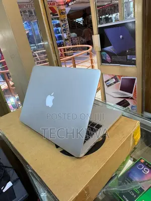 Laptop Apple MacBook Pro 8GB Intel Core i7 SSD 256GB