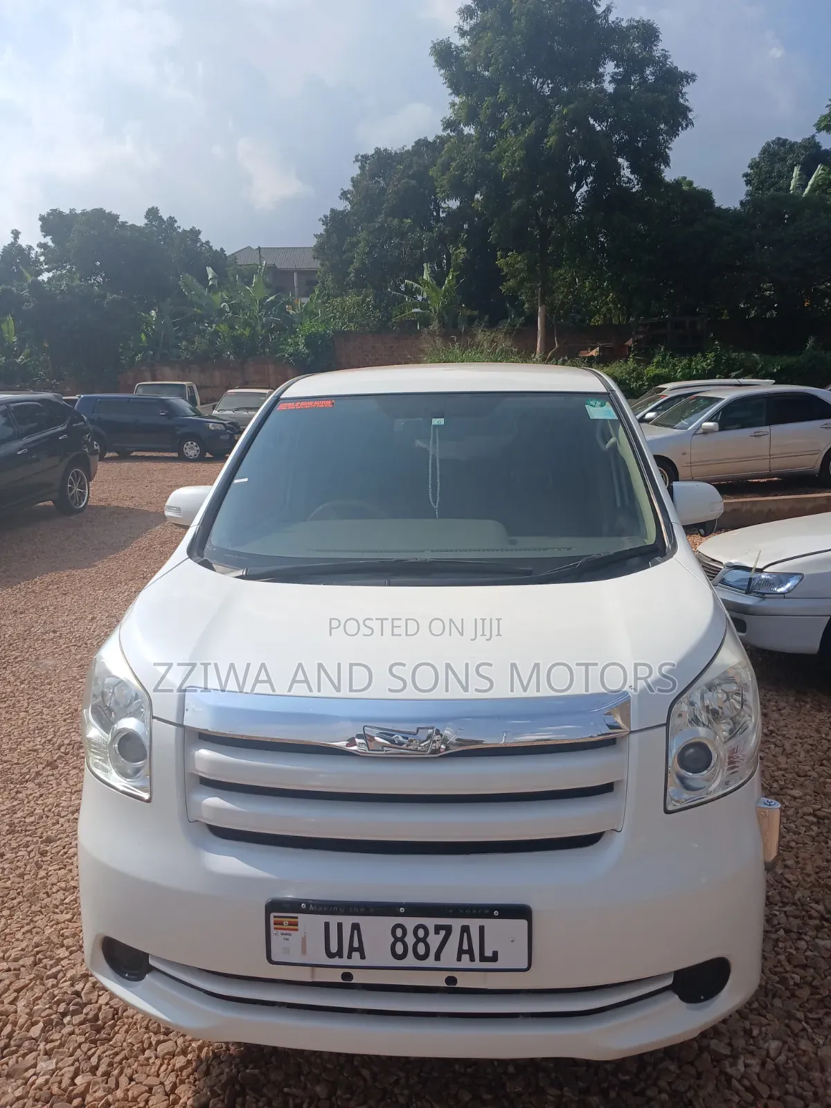 Toyota Noah 2014 White