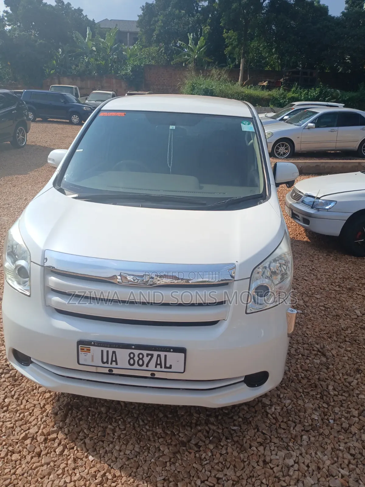 Toyota Noah 2014 White