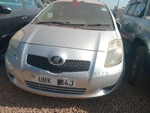 Toyota Vitz 2008 Silver