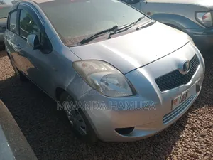 Toyota Vitz 2008 Silver