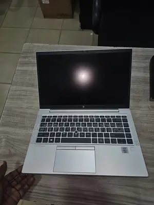 Laptop HP EliteBook 840 G8 8GB Intel Core i7 SSD 256GB