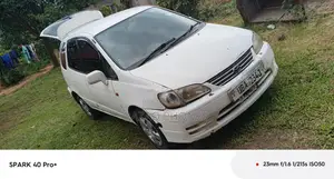 Toyota Corolla Spacio 2000 White