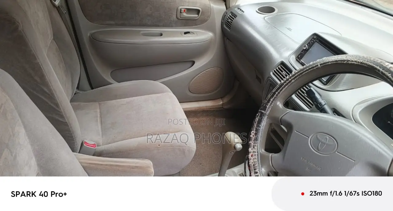 Toyota Corolla Spacio 2000 White