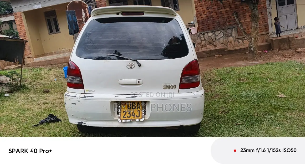 Toyota Corolla Spacio 2000 White