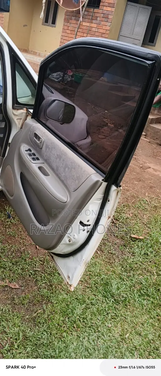 Toyota Corolla Spacio 2000 White