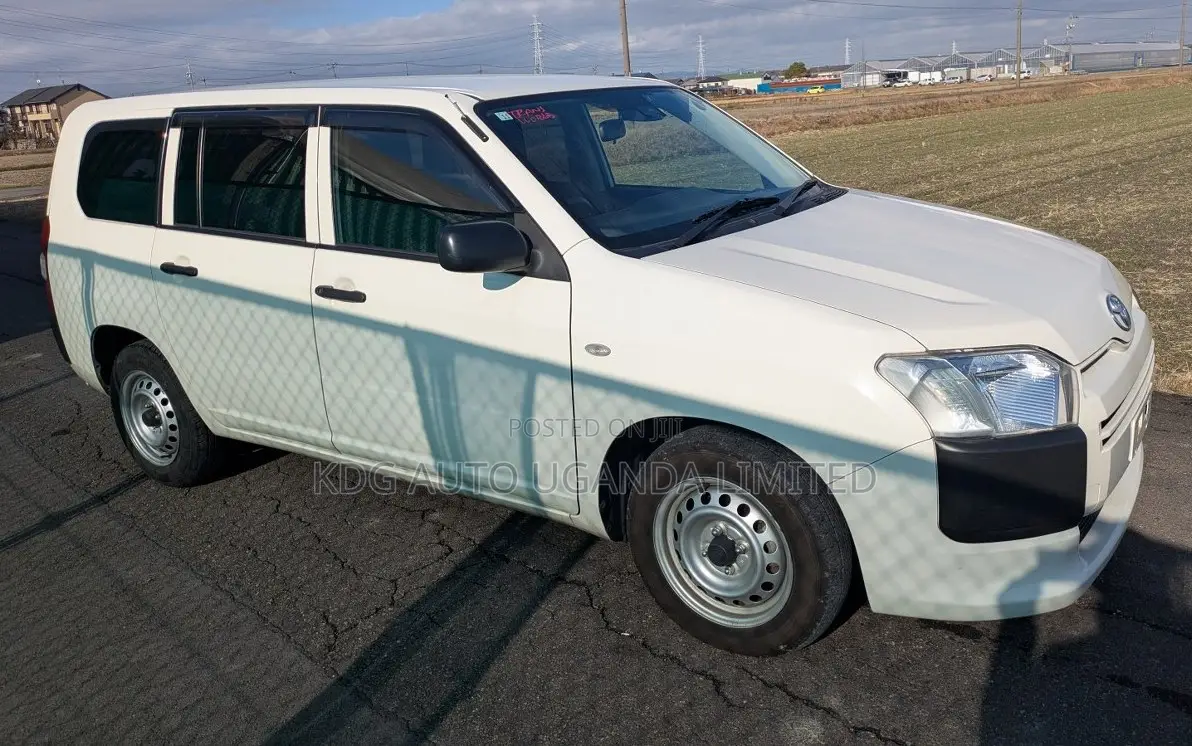 Toyota Probox 1.5 DX Comfort 2WD 2018 White
