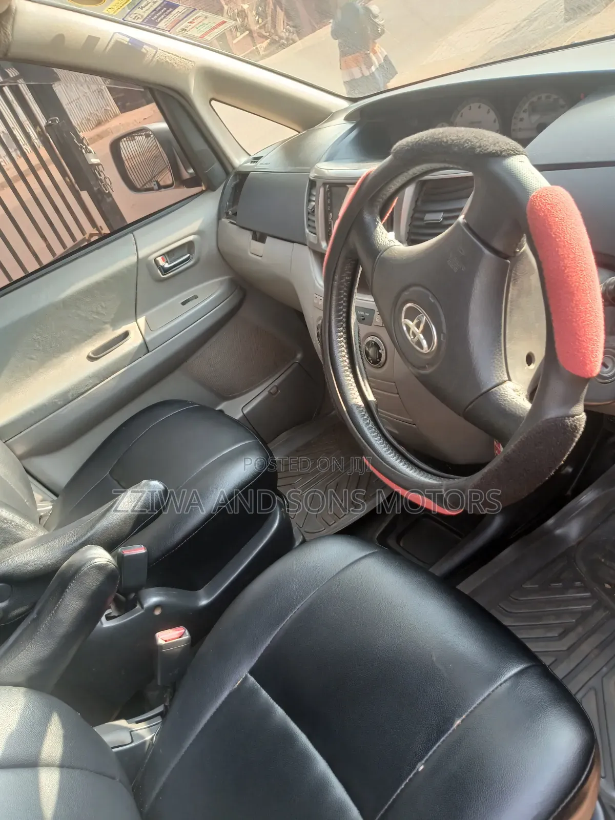 Toyota Noah 2006 Silver