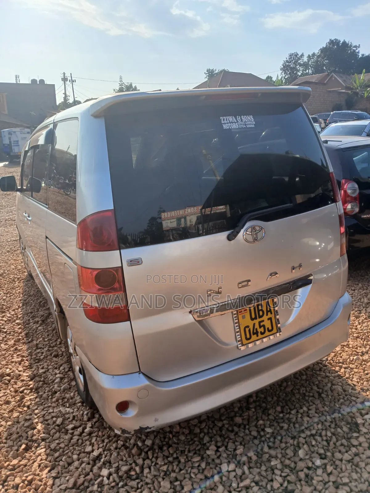 Toyota Noah 2006 Silver