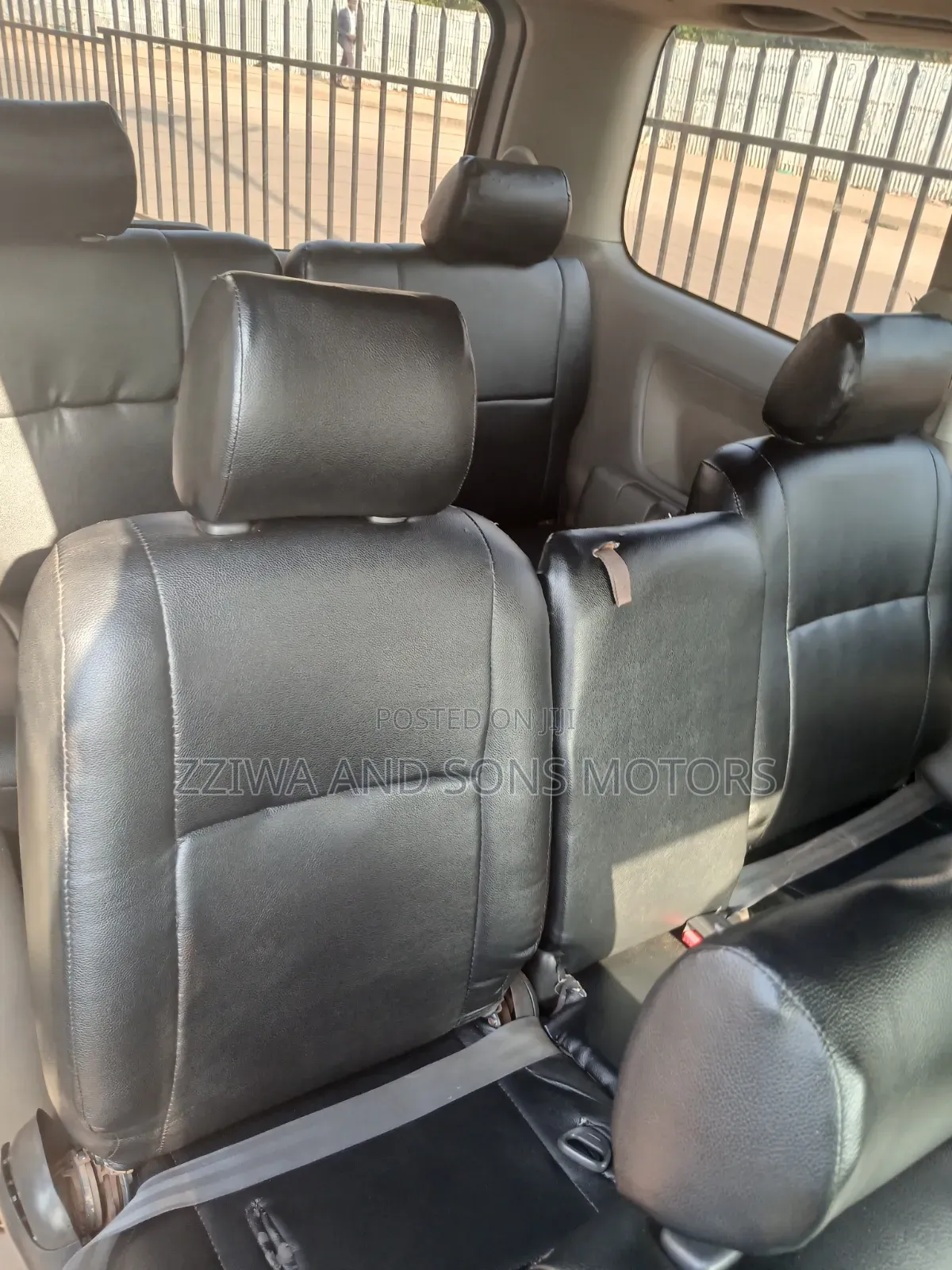 Toyota Noah 2006 Silver