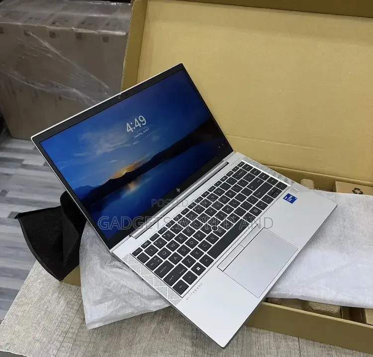 New Laptop HP EliteBook 840 G8 8GB Intel Core i5 SSD 256GB