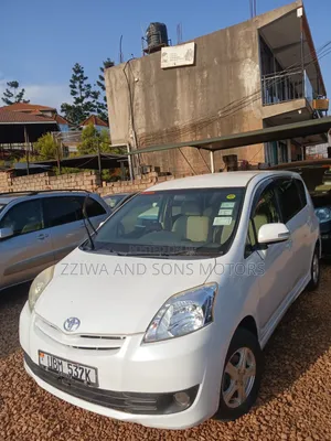 Toyota Passo Sette 2008 White
