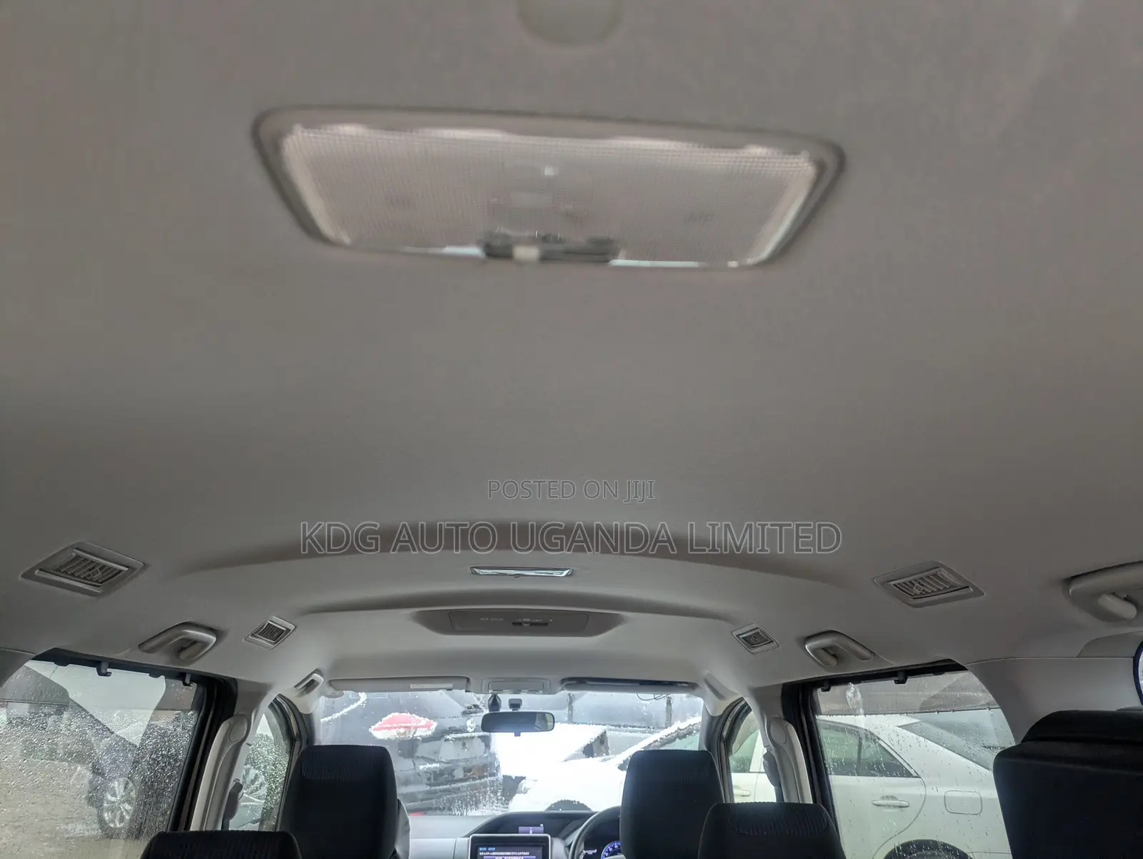 Toyota Noah 1.8 FWD Hybrid (7 seater) 2014 Burgundy
