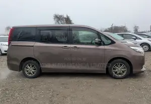 Toyota Noah 1.8 FWD Hybrid (7 seater) 2014 Burgundy