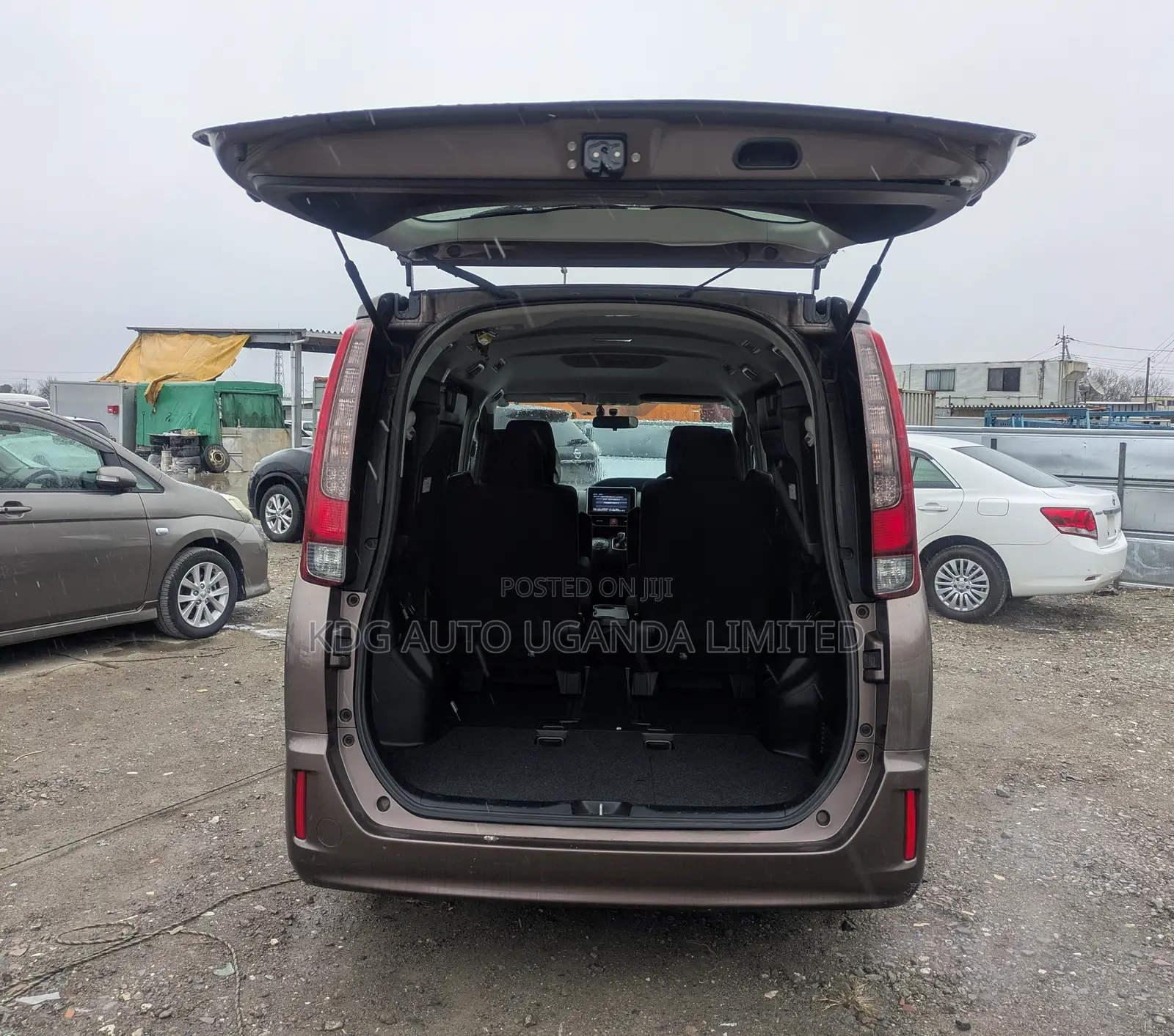 Toyota Noah 1.8 FWD Hybrid (7 seater) 2014 Burgundy