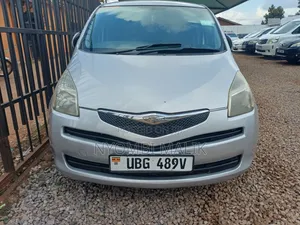 Toyota Ractis 2007 Silver