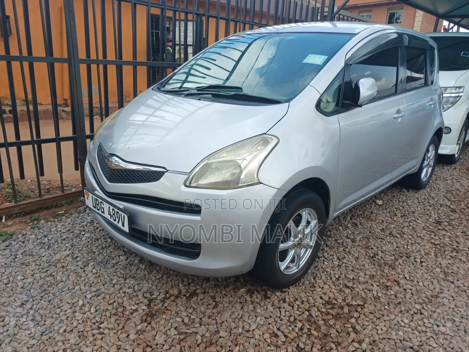Toyota Ractis 2007 Silver