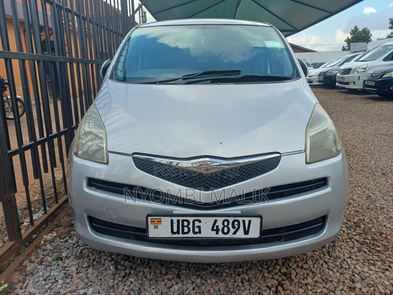 Toyota Ractis 2007 Silver