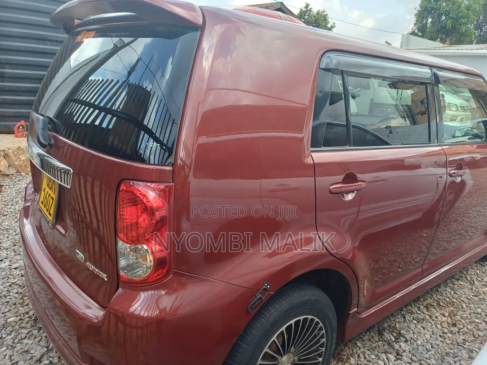 Toyota Corolla Rumion 2009 Maroon