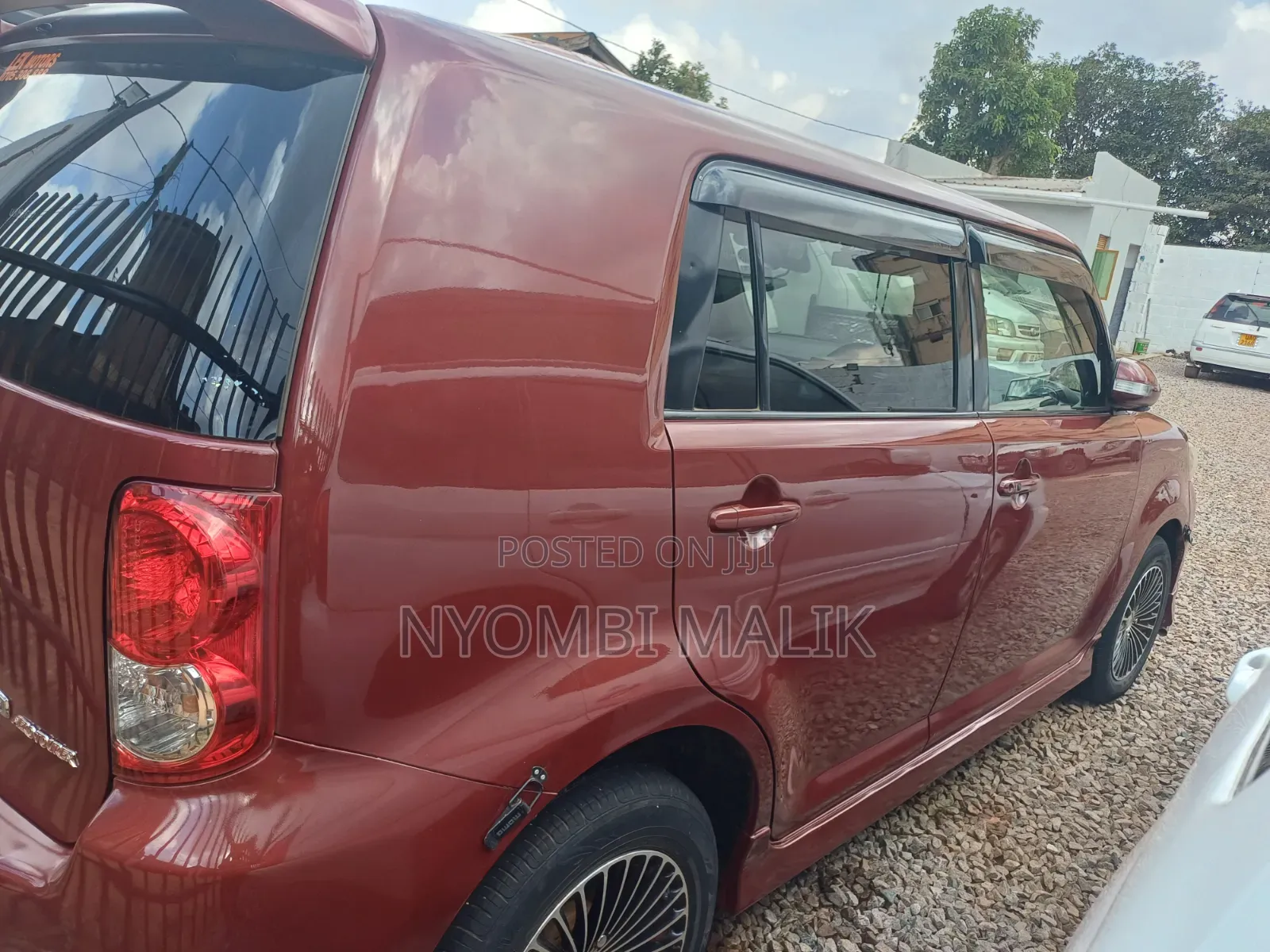 Toyota Corolla Rumion 2009 Maroon